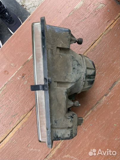 Фара левая ваз 2107