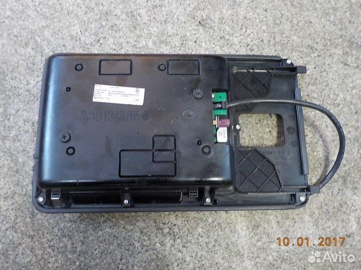 Отсек для телефона в центральную консоль Audi S8