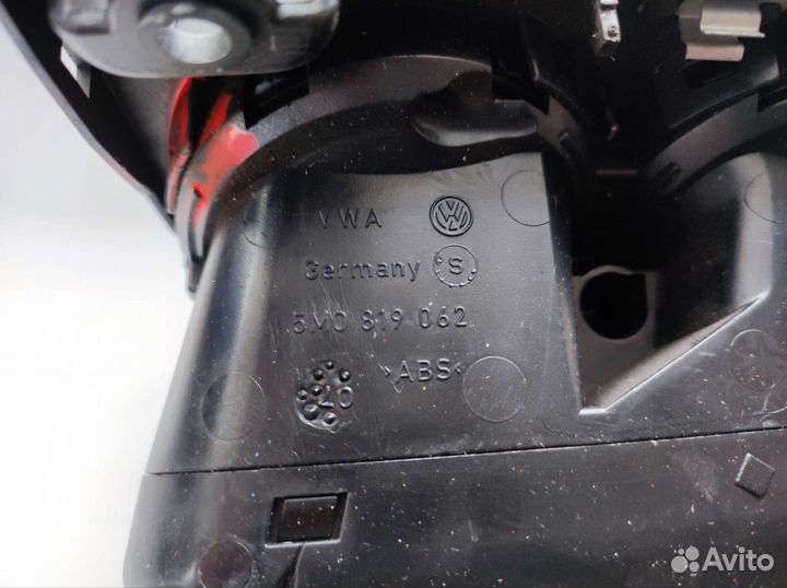 Рамка магнитолы VW Golf plus 2005-2014 5M0858069N