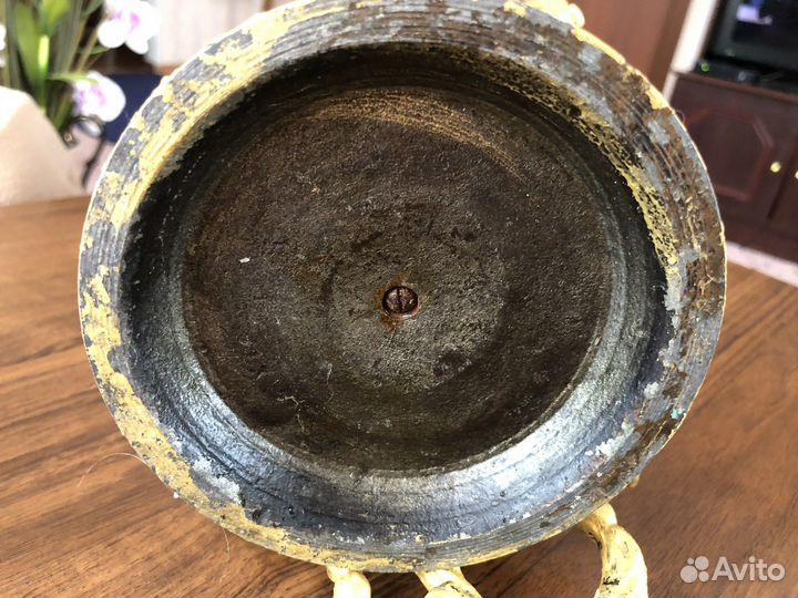 Старинный подсвечник