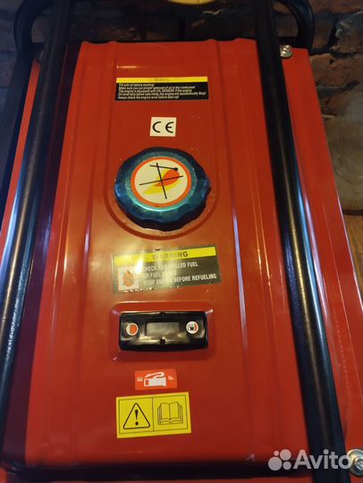 Бензиновый генератор