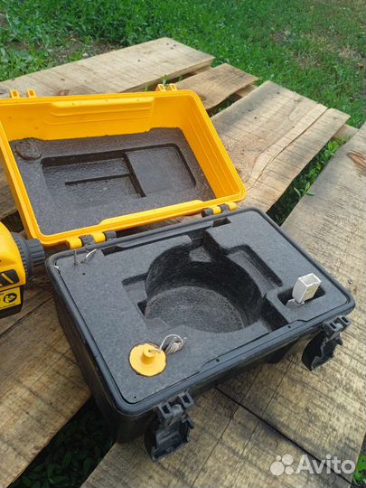 Оптический нивелир бу cst/berger sal24nd