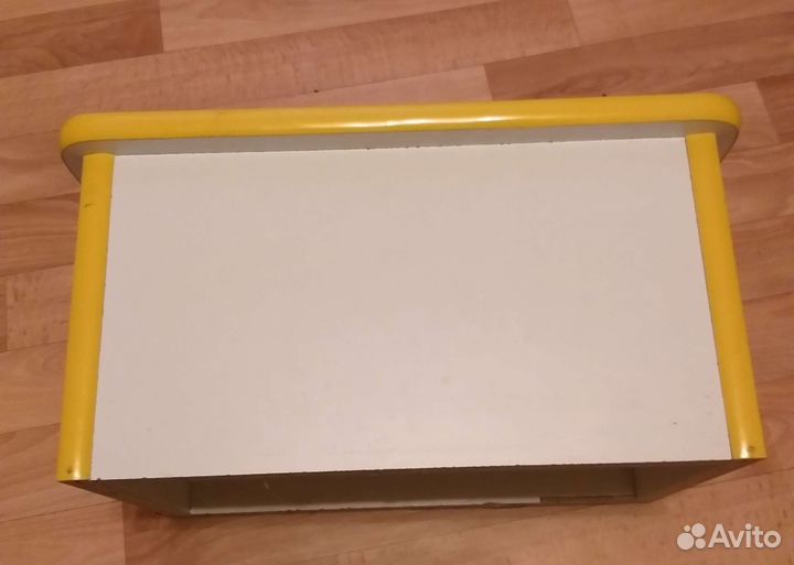 Подставки и тумбы