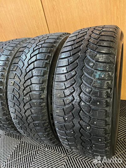 Bridgestone Blizzak Spike-01 225/55 R18 98T