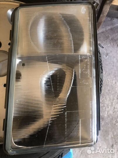 Стекло фары hella