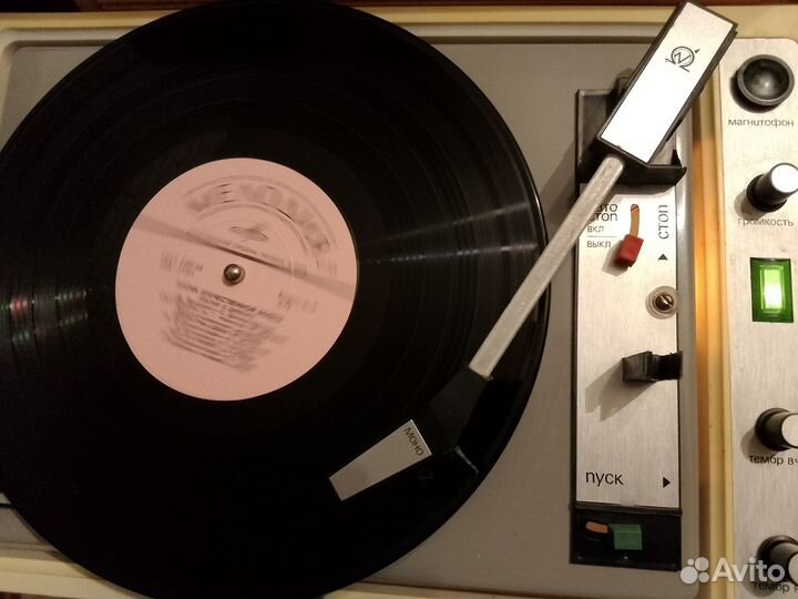 Электрофон концертный 304+65шт пластинок