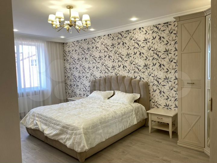 3-к. квартира, 140 м², 9/10 эт.