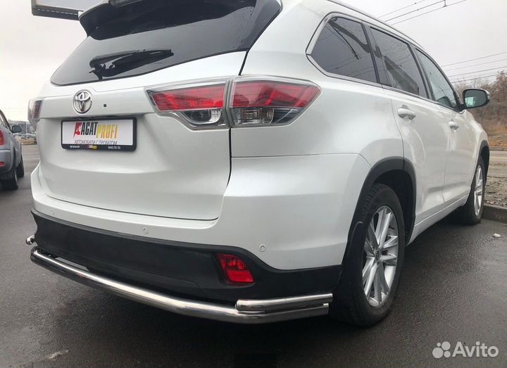 Защита заднего бампера Toyota Highlander 2014 угло