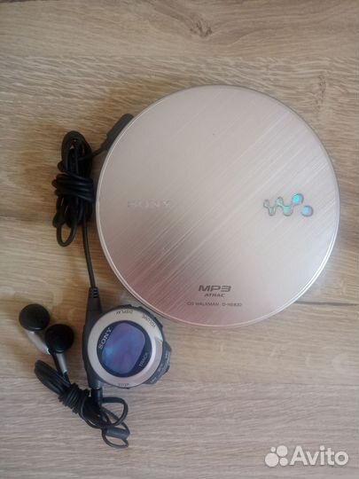 Mp3 плеер Sony CD walkman D-NE830.С родным пультом