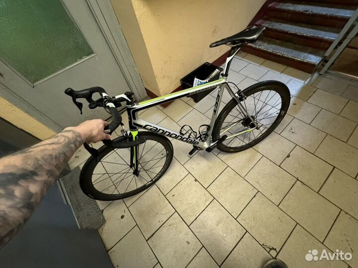 Шоссейный карбоновый велосипед Cannondale