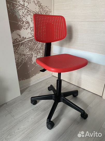 Стул IKEA на колесиках