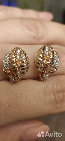 Золотые серьги