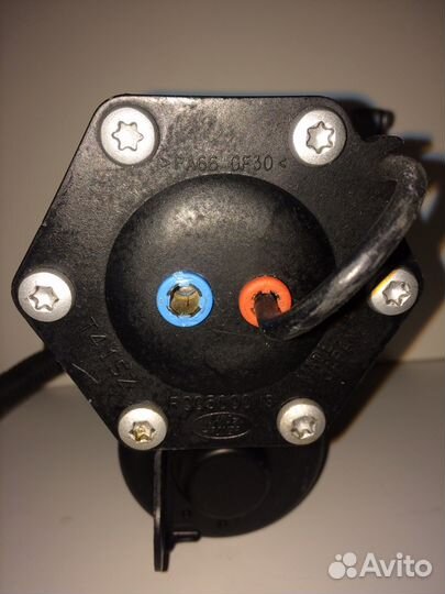 Крышка осушителя компрессора пневмоподвески б/у