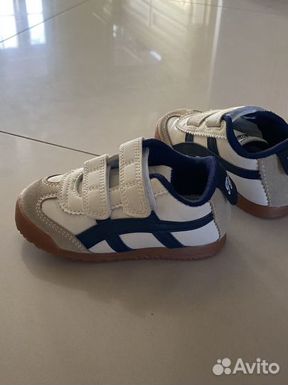 Кроссовки на липучке 23 размер