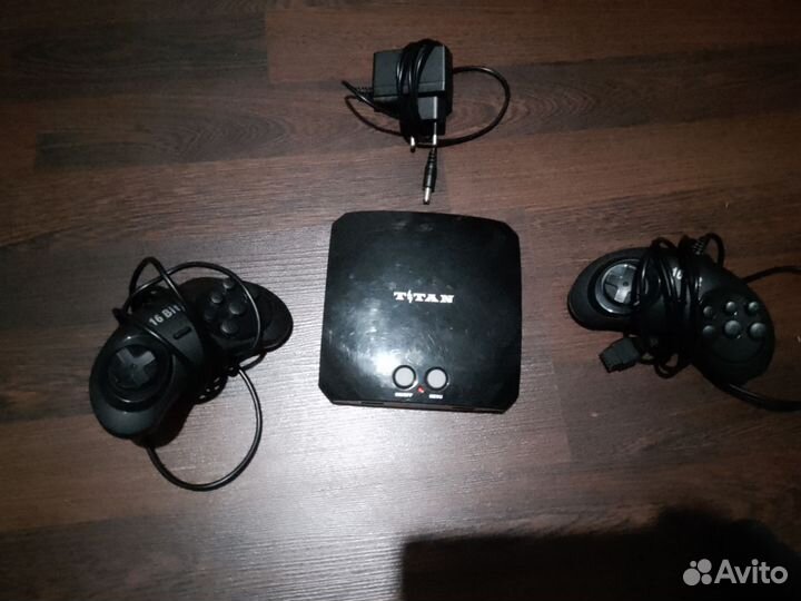 Игровая приставка titan
