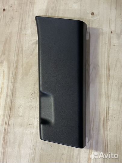 Обшивка стойки средней лев. Land Rover Sport 2