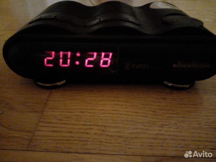 Приемник с часами