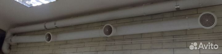 Мотор и трубы для вентиляции