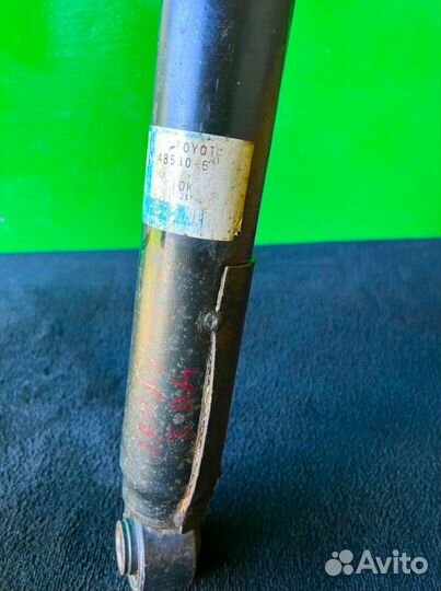 Амортизатор задний Toyota Land Cruiser 200 Крузак