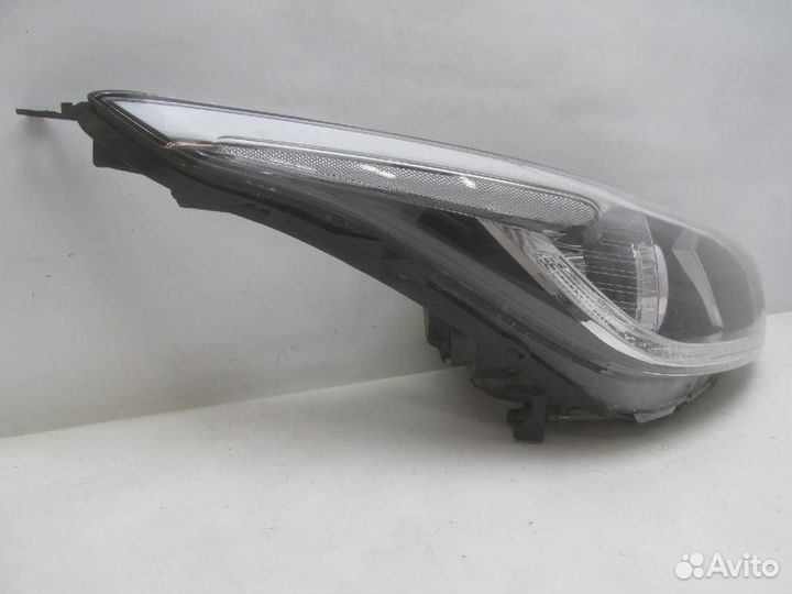 Фара правая Kia Ceed