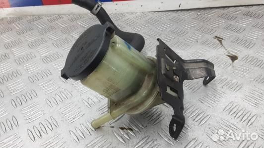 Бачок гу toyota avensis T25 (9AR07NO01)