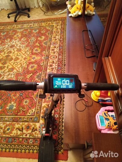 Самокат взрослый электрический бу