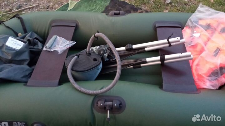 Резиновая лодка в продаже