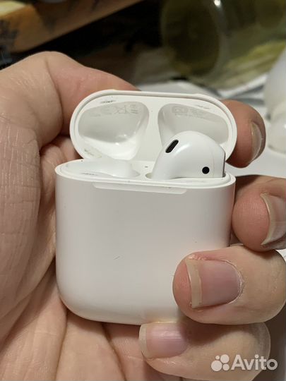 Airpods 2 наушник правый с кейсом
