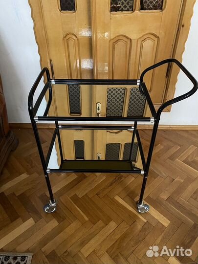 Часы, торшер, столик сервировочный