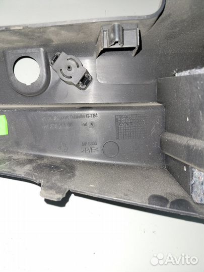 Держатель задней полки задняя левая Peugeot 3008