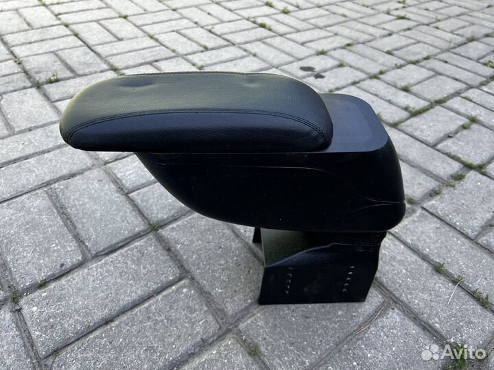 Подлокотник универсальный