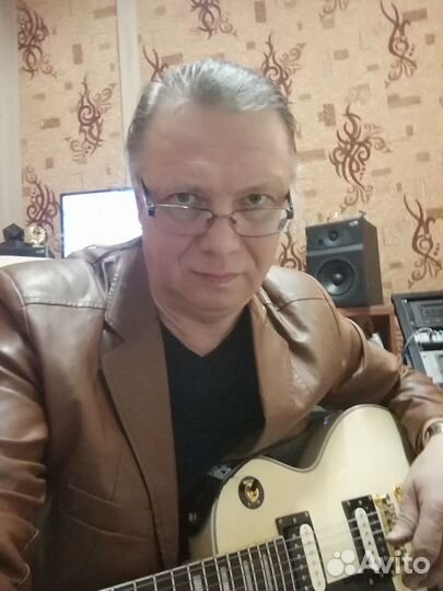Гитара,фортепиано,вокал,ударные