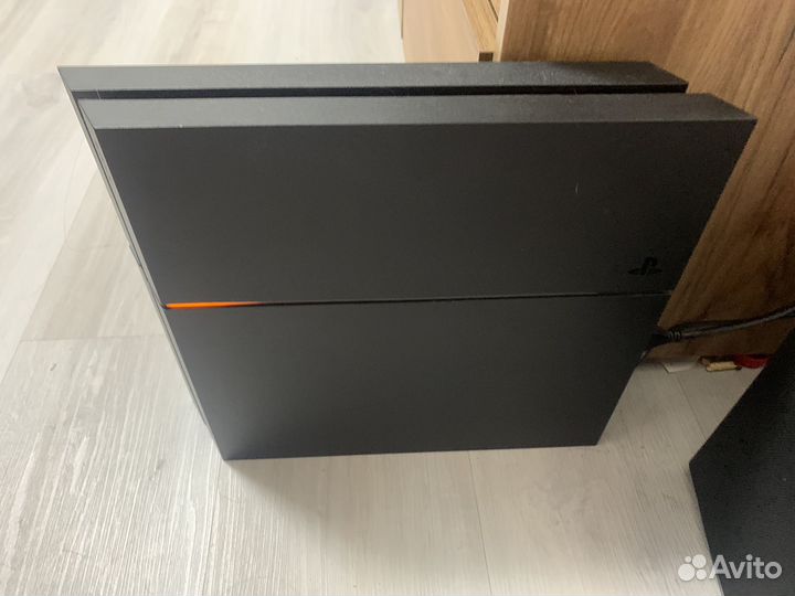 Игровая приставка ps4