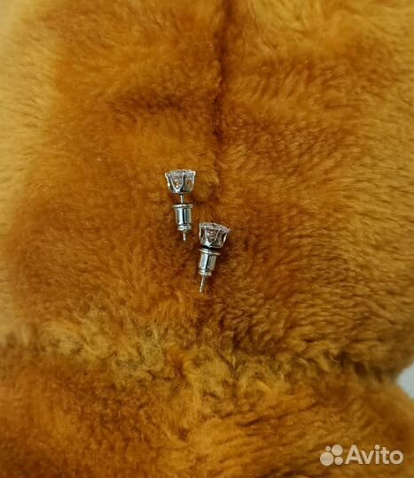 Серьги-гвоздики