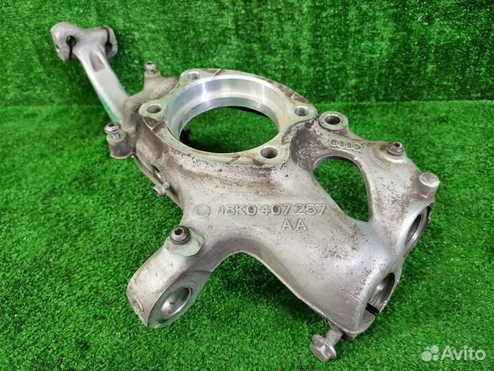 Кулак поворотный передний левый Audi A6 (C7, 4G)