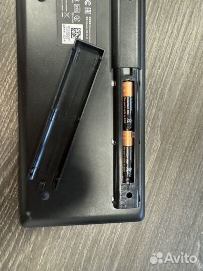 Беспроводная клавиатура и мышь Asus