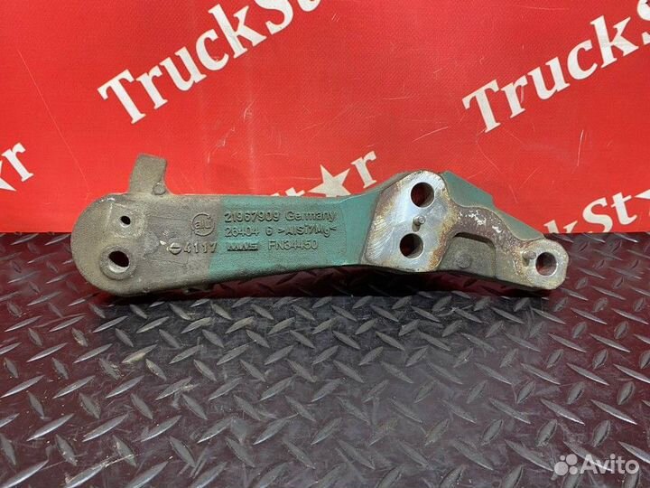 Кронштейн двигателя передний правый Volvo FH