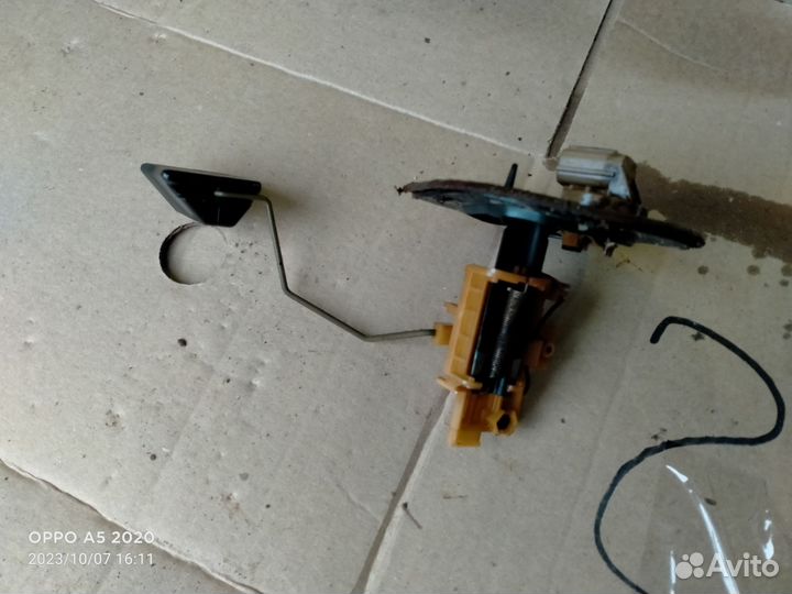 Датчик уровня топлива T00160970A на Mazda Xedos 9