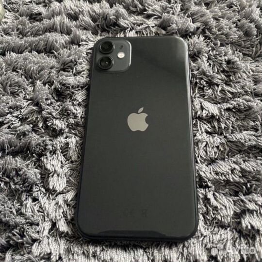 Телефон iPhone 11