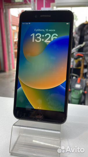 831847 iPhone 8+ 64