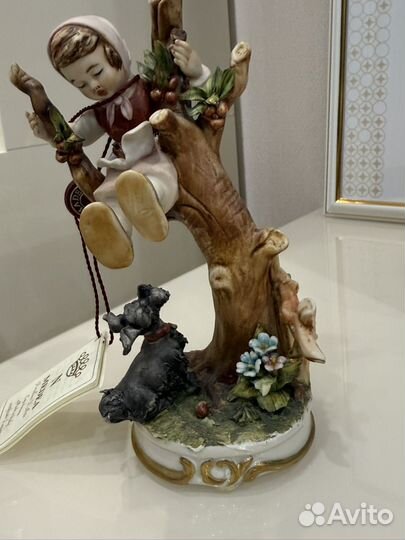 Статуэтка Девочка на дереве. La Medea Италия