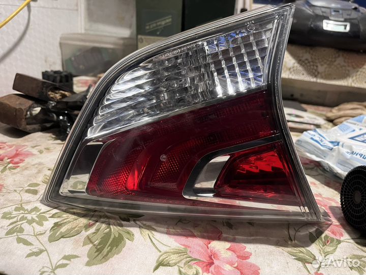 Продам фонарь багажника на x trail t32