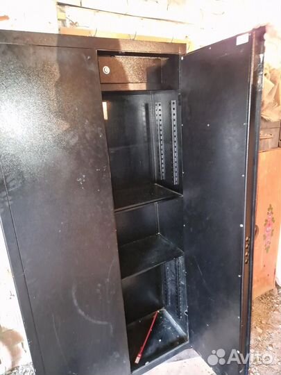 Оружейный сейф