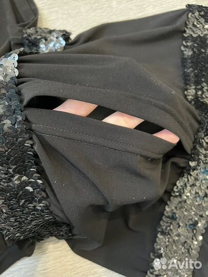 Нарядный комбинезон 44 размер с пайетками