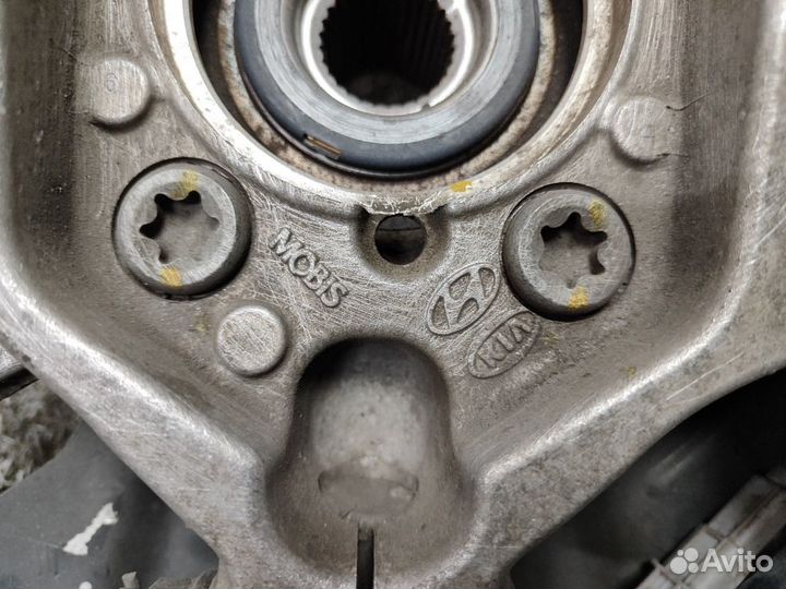 Поворотный кулак передний правый Hyundai Santa Fe