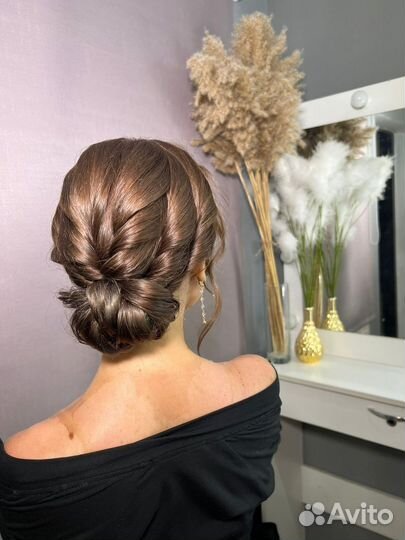 Локоны, причёски и макияж