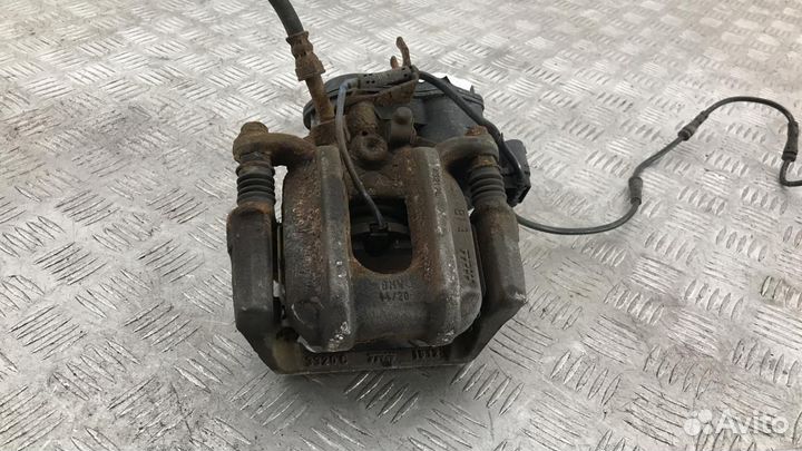 Суппорт тормозной задний правый BMW 5 34216793042