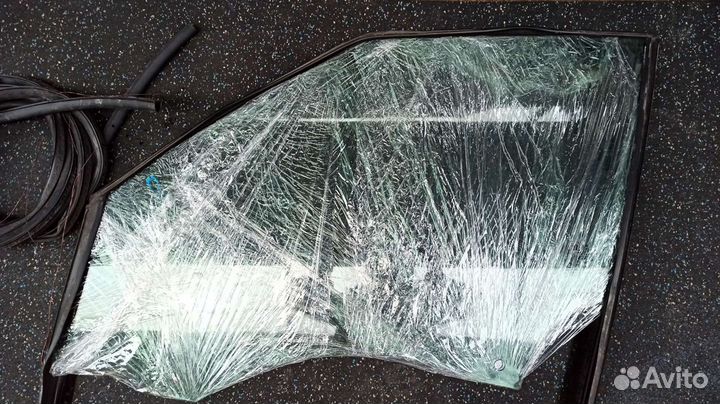 Стекло двери передней левой Range Rover Evoque