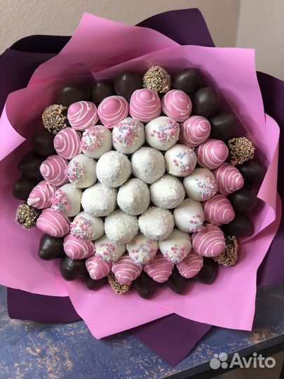 Съедобные клубничные букеты Самара