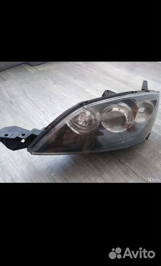 Продам фару Мазда 3